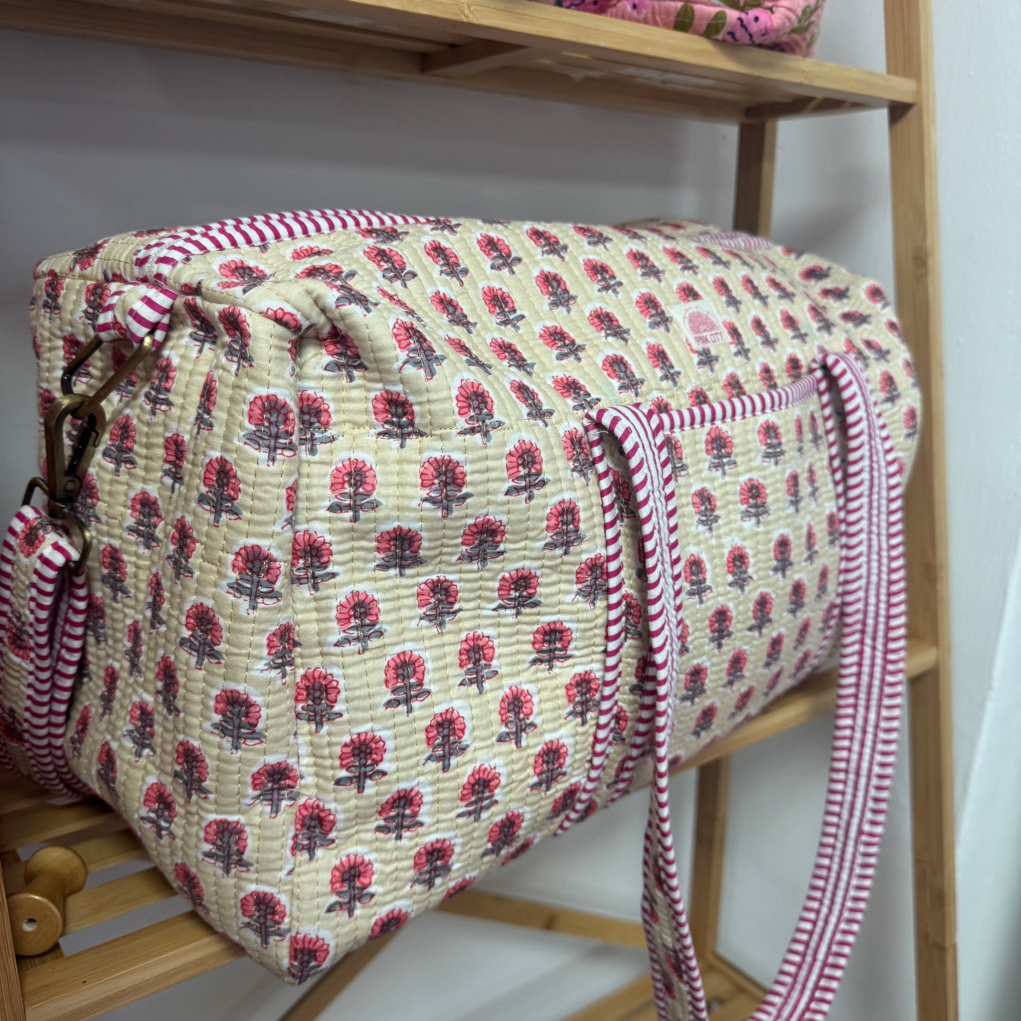 Cream Floral Weekend Bag image 0