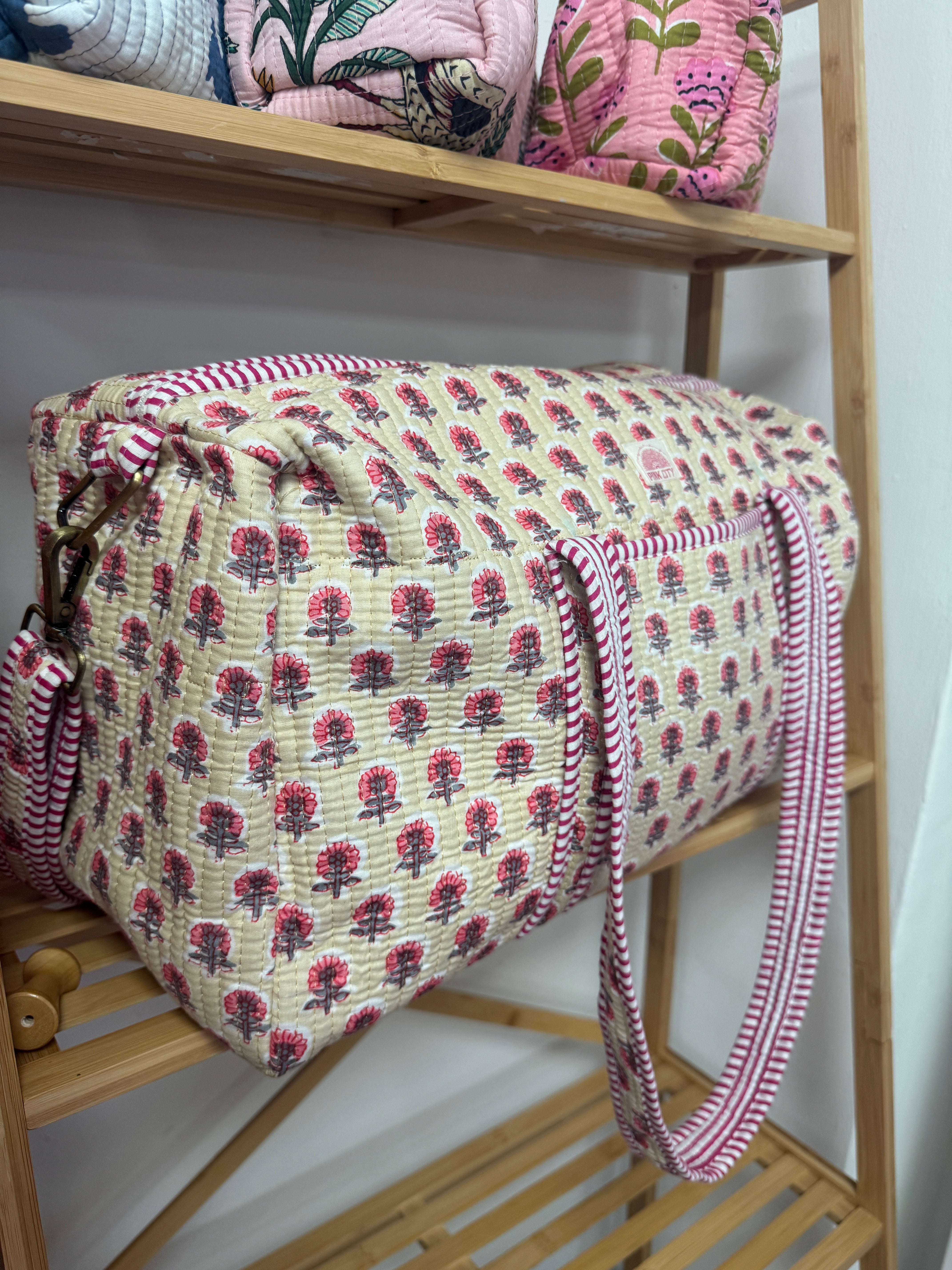 Cream Floral Weekend Bag image 0