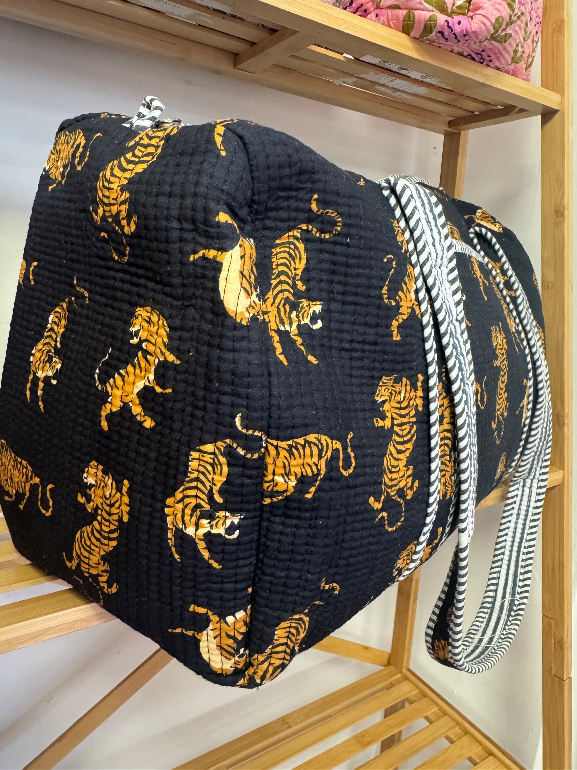 Black Tiger Weekend Bag image 2