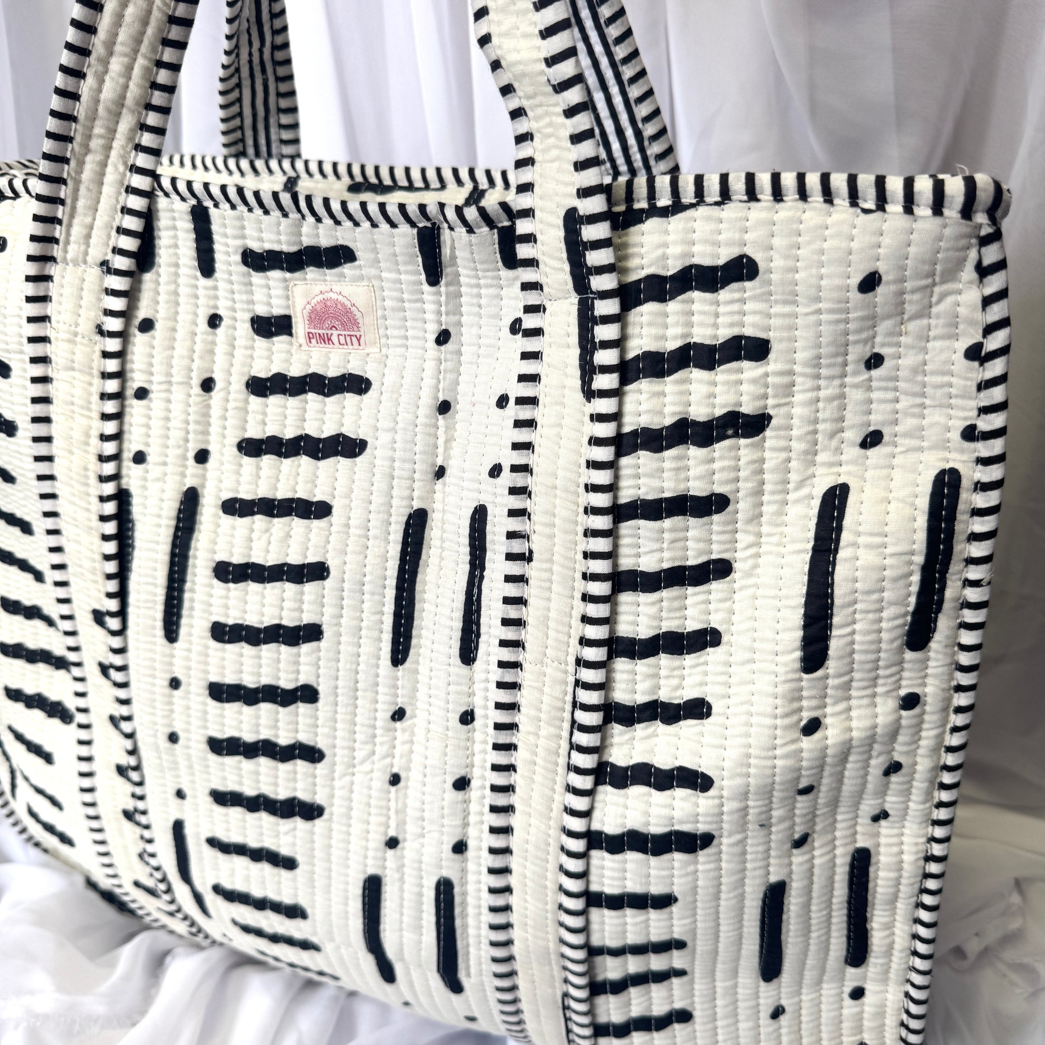 Zipped Monochrome Dash Tote  image 0