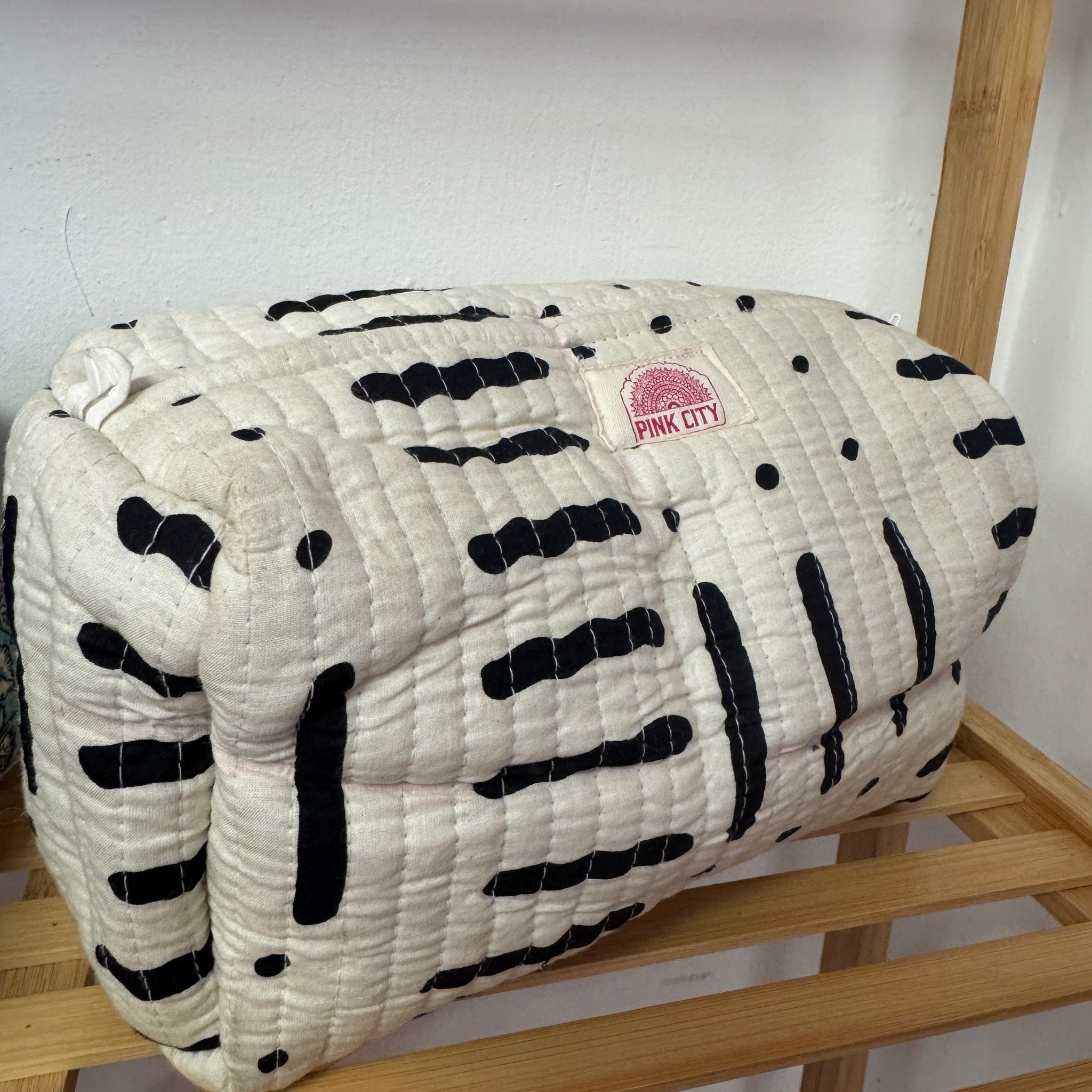 Monochrome Set of 3 Washbags  image 0