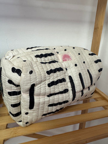 Monochrome Set of 3 Washbags  image 0